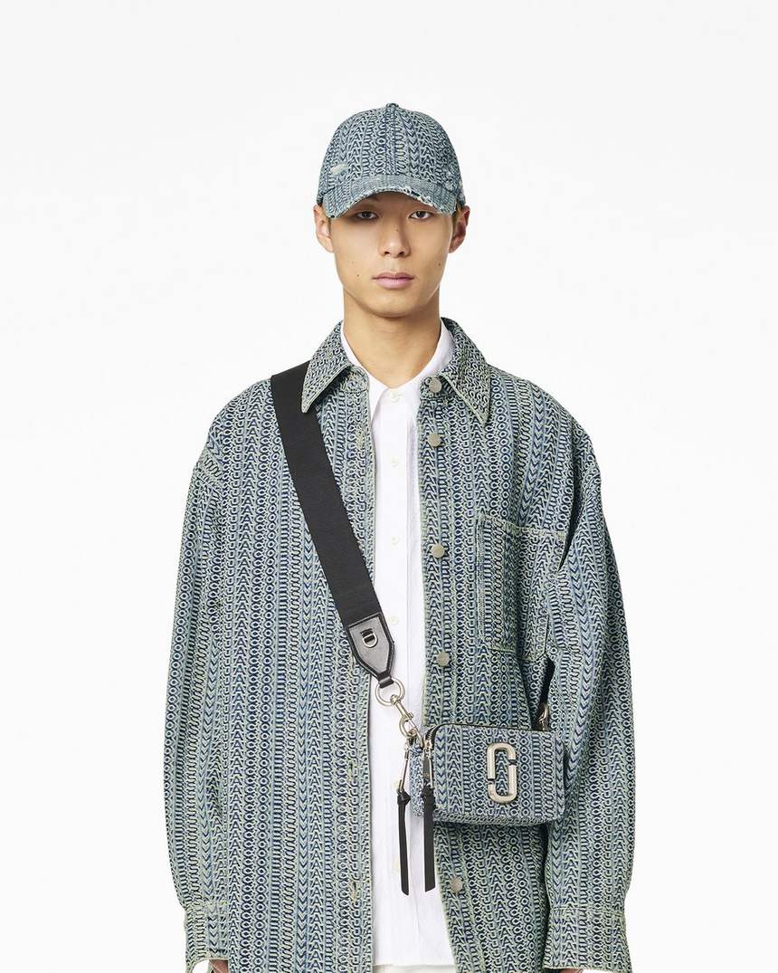 ウォッシュ加工モノグラムデニムのスナップショット